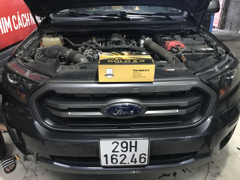 Độ đèn nâng cấp ánh sáng bi Titan Gold 2.0 cho xe Ford Ranger XLS 2018